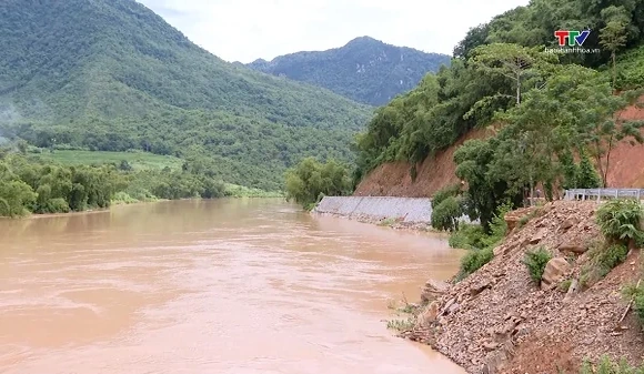 Nhiều điểm sạt lở trên địa bàn xã Trung Hạ