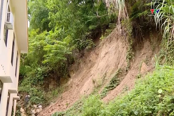Nhiều điểm sạt lở trên địa bàn xã Trung Hạ