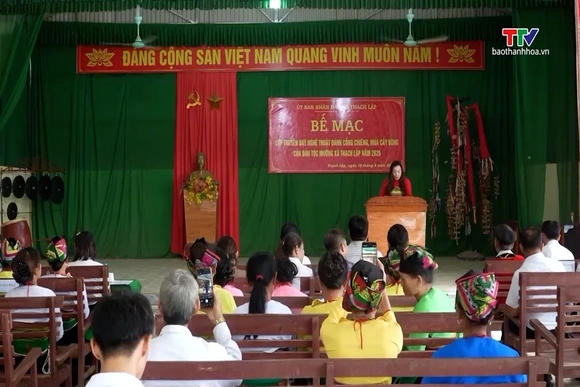 Từng bước nâng cao năng lực đội ngũ cán bộ cơ sở