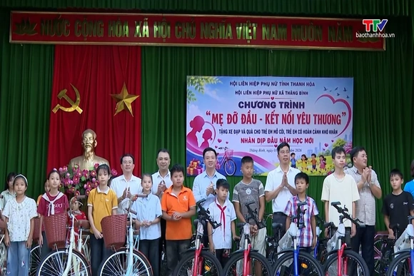 Trao yêu thương đến trẻ em mồ côi, trẻ em có hoàn cảnh khó khăn