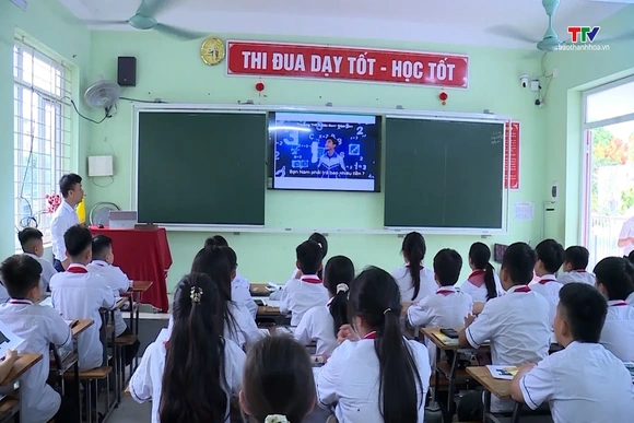 Tạo lập dữ liệu trong ngành giáo dục