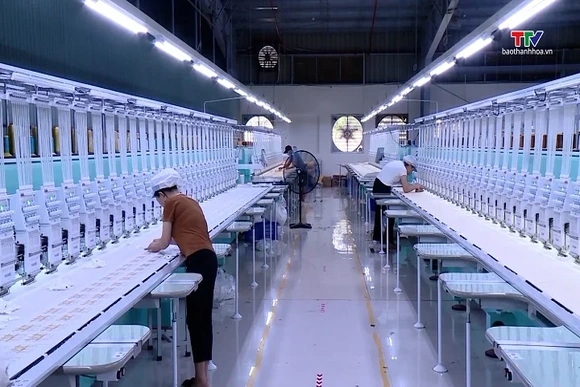 Giảm thuế thu nhập cá nhân và thuế thu nhập doanh nghiệp