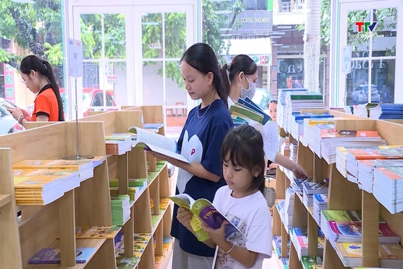 Đảm bảo sách giáo khoa trước năm học mới