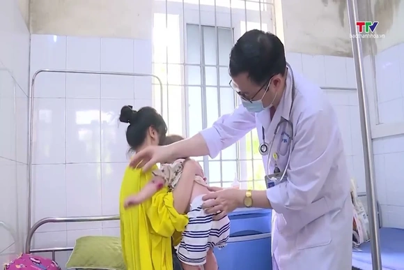 Phòng tay chân miệng khi trẻ vào năm học mới