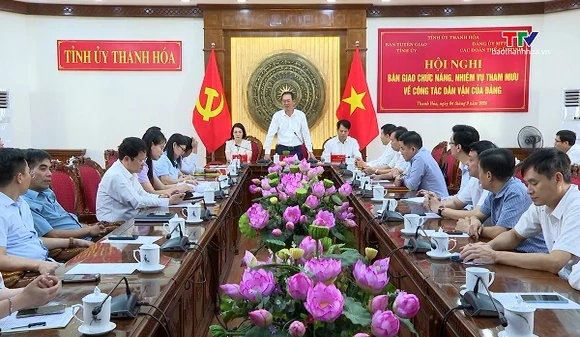 Bàn giao chức năng, nhiệm vụ tham mưu về công tác dân vận của Đảng