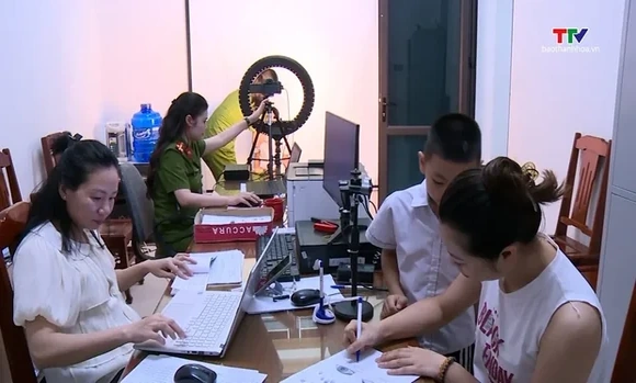 Trẻ dưới 6 tuổi được làm thẻ căn cước khi khai sinh