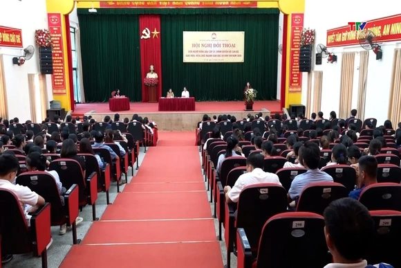 Xã Kim Tân: Đối thoại giữa chính quyền với cán bộ quản lý, giáo viên, nhân viên ngành giáo dục