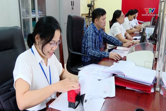 Cán bộ cơ sở làm chủ công nghệ số