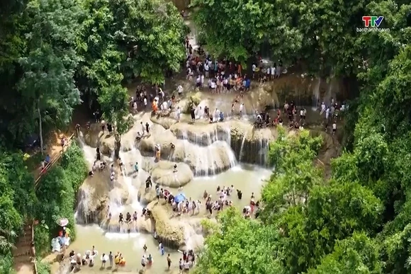 Hấp dẫn chùm tour du lịch mùa thu