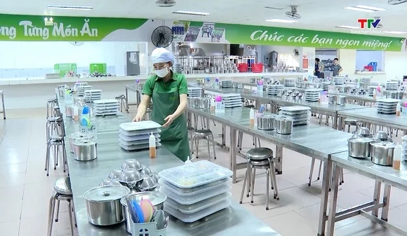 Bảo đảm an toàn thực phẩm tại bếp ăn tập thể và bếp ăn trường học