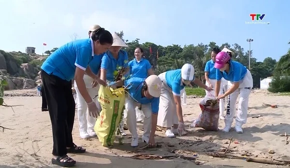 Phụ nữ Thanh Hóa hưởng ứng Chiến dịch làm cho thế giới sạch hơn