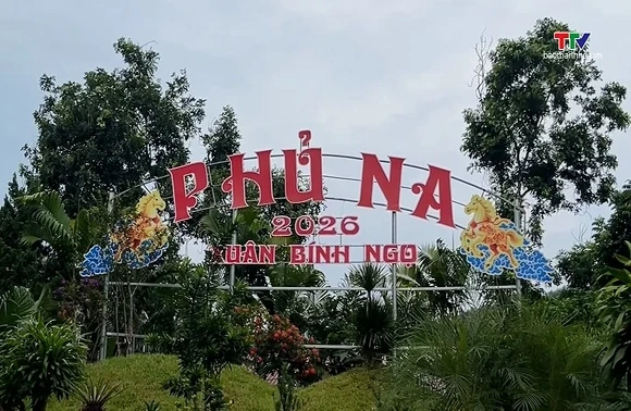 Khai hội Phủ Na tháng 8 có gì mà đông vui thế?