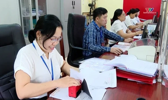 Cán bộ cơ sở làm chủ công nghệ số