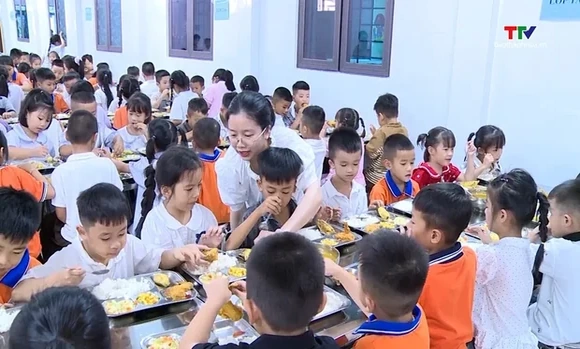 Chăm sóc sức khỏe học sinh bán trú