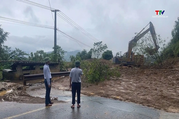 Nhiều tuyến giao thông của tỉnh Thanh Hóa bị ngập, sạt lở