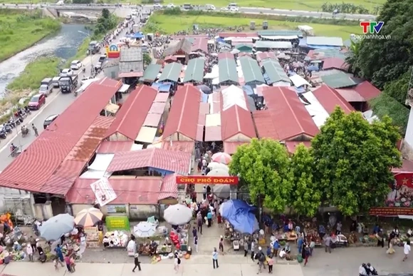 Chợ phiên – điểm nhấn trong hành trình khám phá miền Tây xứ Thanh