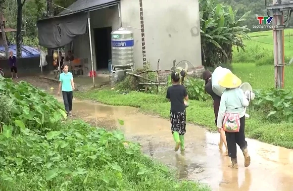 Xã Giao An khẩn trương di dời 4 hộ dân ra khỏi khu vực sạt lở