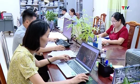 Tái cấu trúc dữ liệu đất đai
