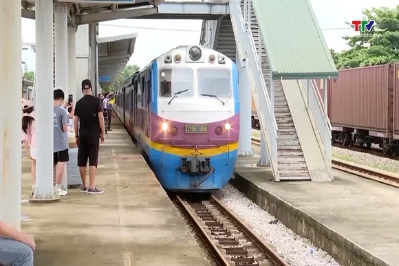 Cẩn trọng khi mua vé tàu xe trên mạng dịp Tết