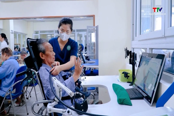 Phát triển toàn diện hệ thống chăm sóc người cao tuổi
