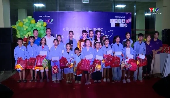 Giai điệu trăng yêu thương