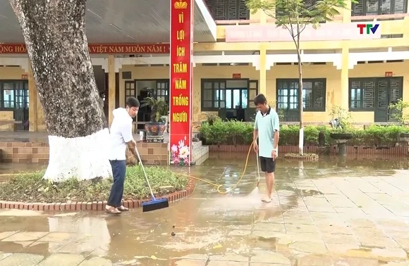 Cơ bản hoàn thành vệ sinh môi trường tại các trường học trên địa bàn xã Đồng Tiến