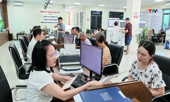 Phường Hàm Rồng quyết liệt xử lý điểm nghẽn về chuyển đổi số