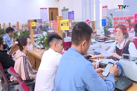 Tín dụng tiếp tục mở rộng, ưu tiên dòng vốn cho doanh nghiệp