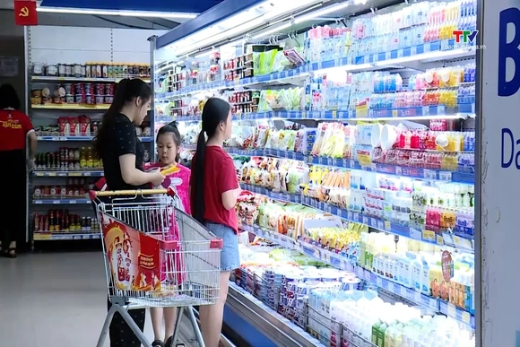 Chủ động chuẩn bị nguồn hàng, bình ổn giá dịp cuối năm