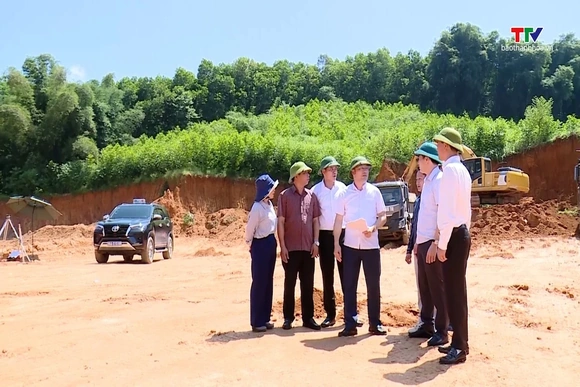 Phó Chủ tịch UBND tỉnh Cao Văn Cường kiểm tra tiến độ dự án mở rộng bãi chôn lấp chất thải xã Sao Vàng