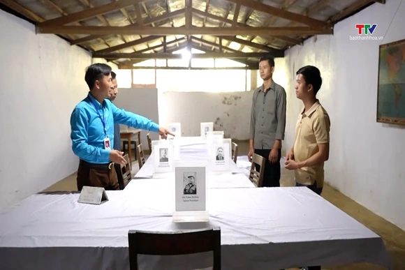 Thăm “Thủ đô kháng chiến” của đất bạn Lào