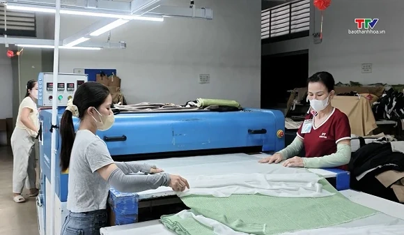 Số hóa sản xuất, tạo sức bật cho may mặc và giày da