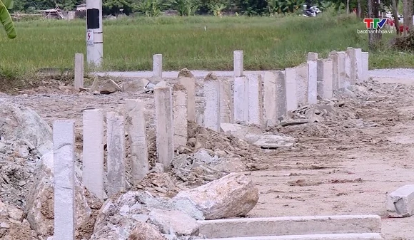 Xã Lưu Vệ xử lý các bãi tập kết nguyên vật liệu xây dựng sai quy định
