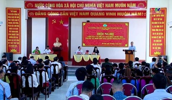 Bí thư Tỉnh ủy Lê Đức Thái tiếp xúc cử tri 2 xã Bát Mọt, Yên Nhân