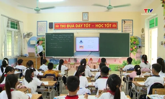 Siết chặt các khoản thu đầu năm học